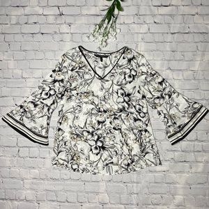 Women’s White House Black Market Black & White Floral Bell-Sleeve Blouse Size 8